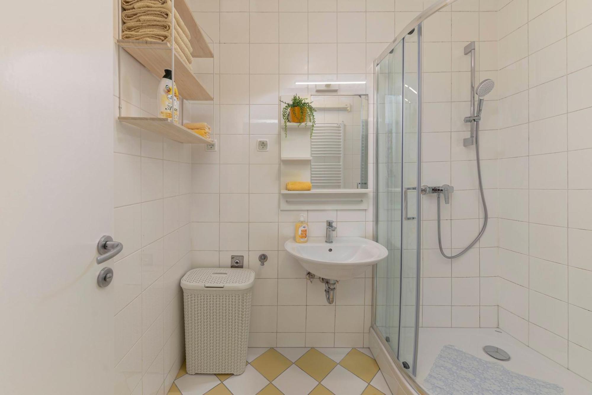 Cozy Garden Flat Apartment Ljubljana Luaran gambar