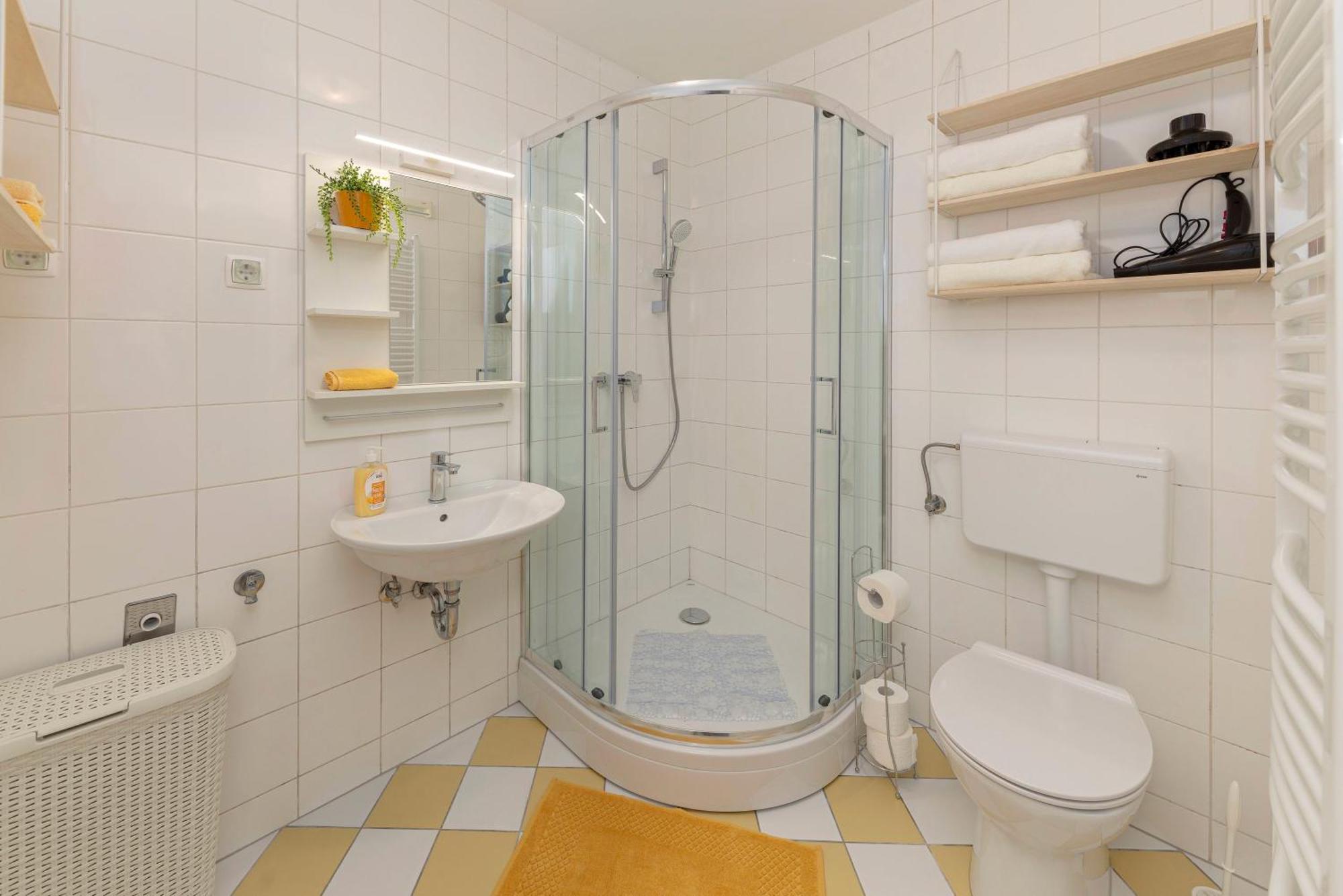 Cozy Garden Flat Apartment Ljubljana Luaran gambar