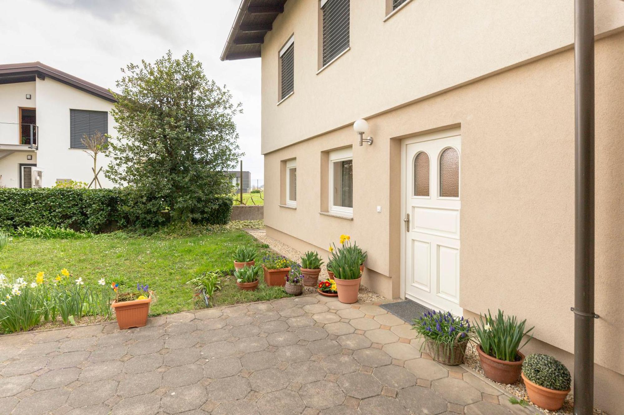 Cozy Garden Flat Apartment Ljubljana Luaran gambar